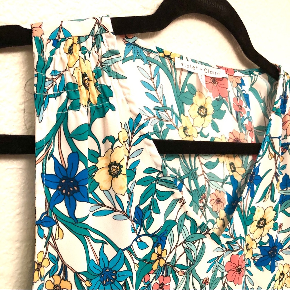 Violet + Claire Sleeveless bright Floral Top